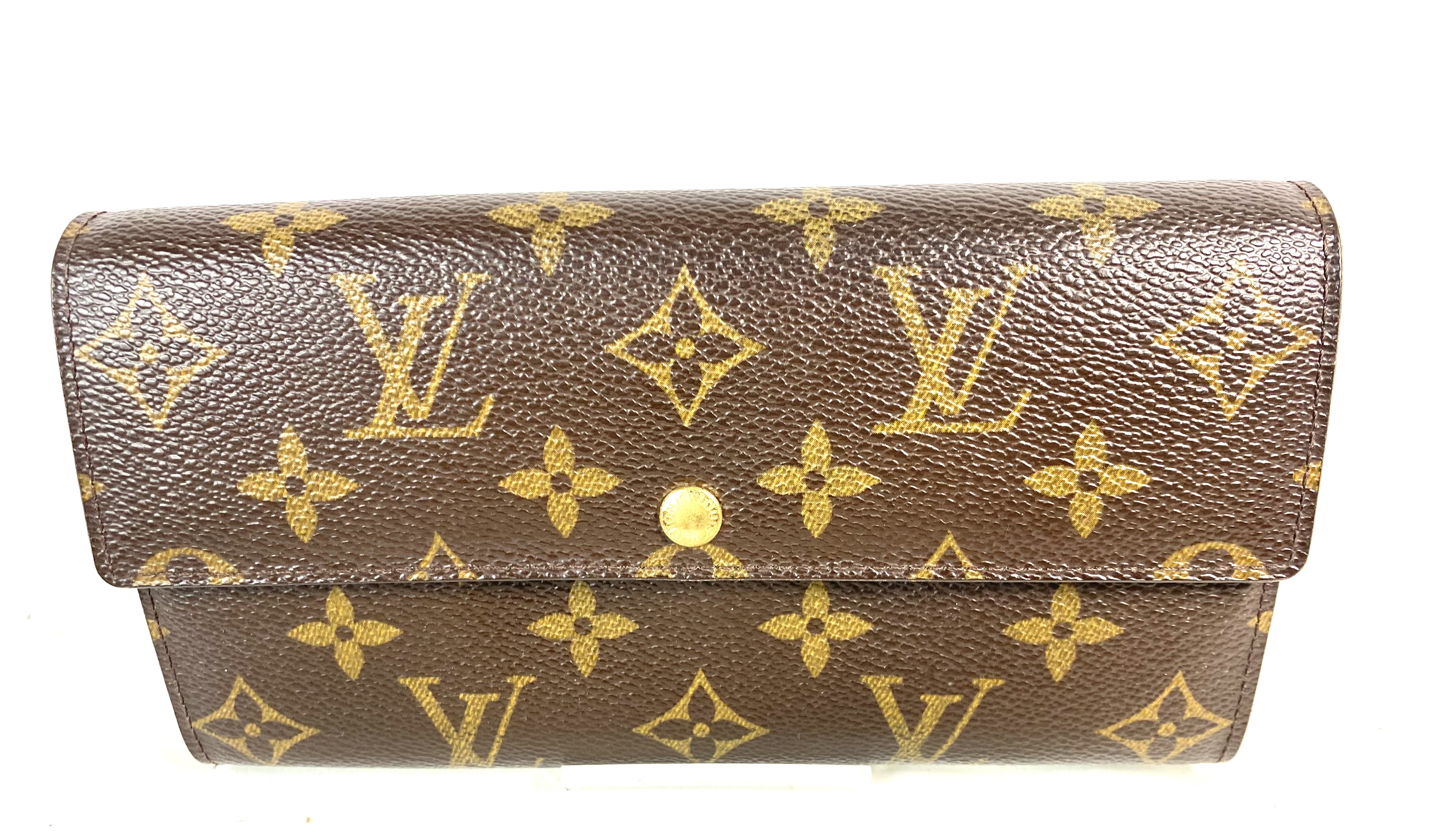 LOUIS VUITTON